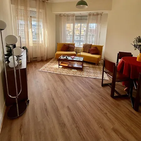 Apartment Heart Of The City!